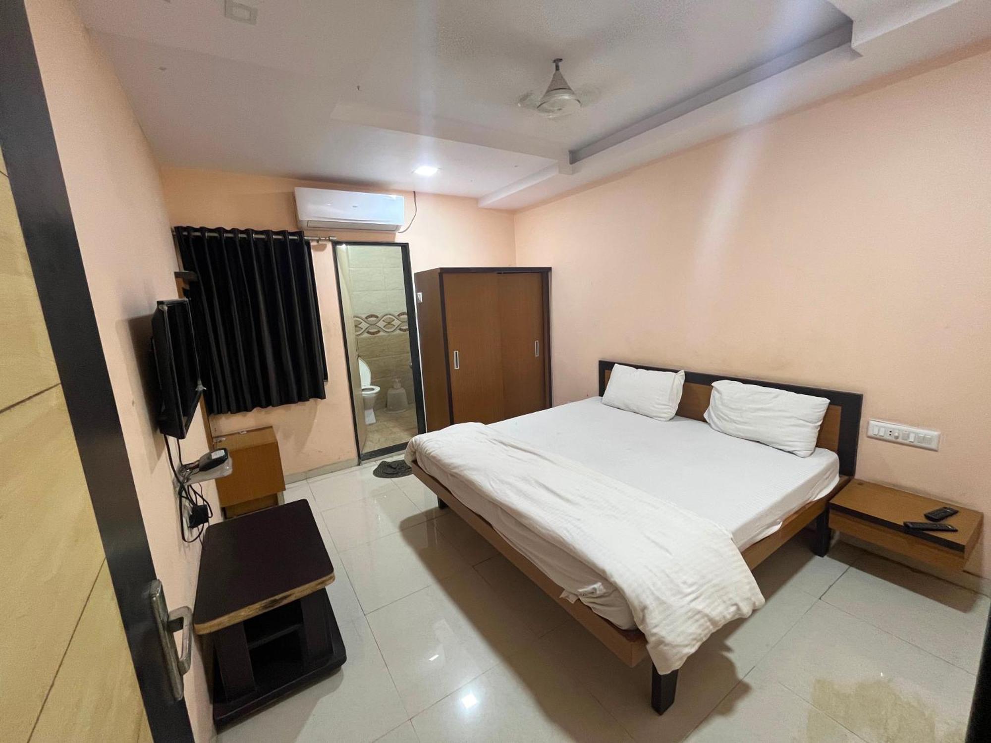 Oyo Hotel Rio Inn Ānand Eksteriør billede