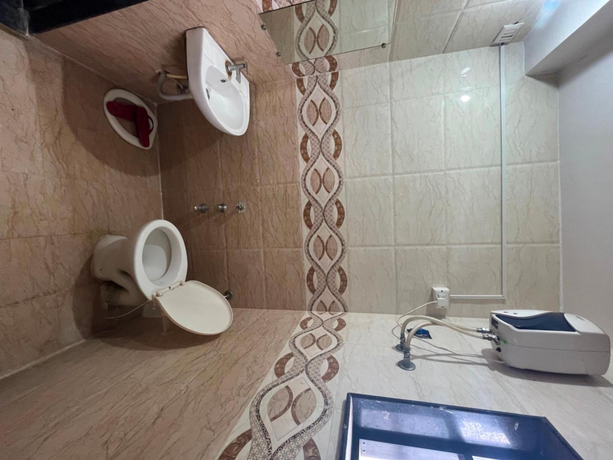 Oyo Hotel Rio Inn Ānand Eksteriør billede